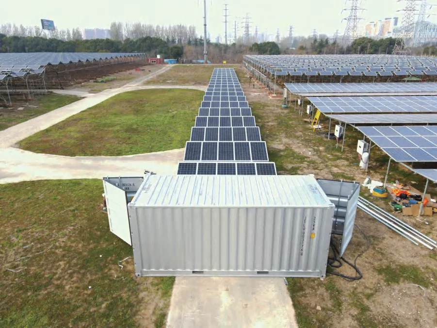 Aerial-view-of-foldable-solar-container